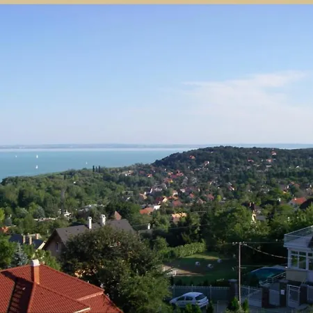 Balatonalmadi, Matyas Kiraly Nyaralo 아파트 *