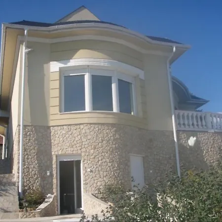 Balatonalmadi, Matyas Kiraly Nyaralo Daire Balatonalmádi