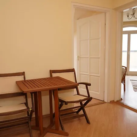 Balatonalmadi, Matyas Kiraly Nyaralo アパート *