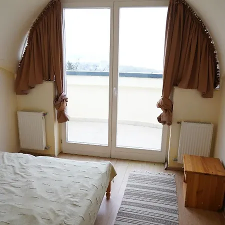 Balatonalmadi, Matyas Kiraly Nyaralo Apartment