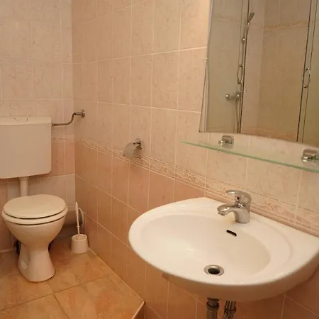 Balatonalmadi, Matyas Kiraly Nyaralo アパート *