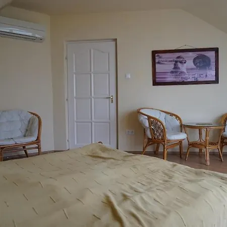 Balatonalmadi, Matyas Kiraly Nyaralo Balatonalmádi