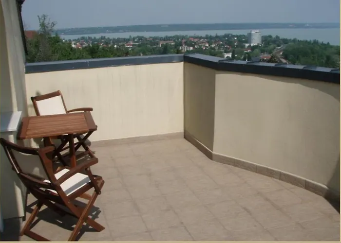 Balatonalmadi, Matyas Kiraly Nyaralo