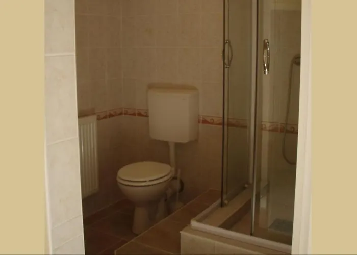 Balatonalmadi, Matyas Kiraly Nyaralo アパート Balatonalmádi