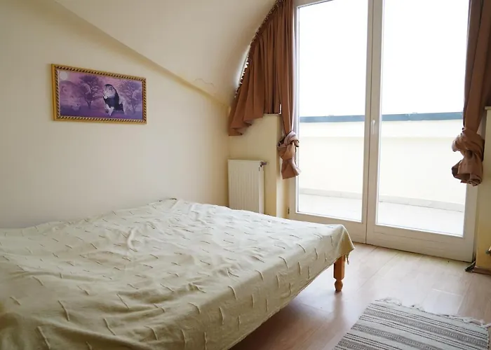 Balatonalmadi, Matyas Kiraly Nyaralo Балатональмади