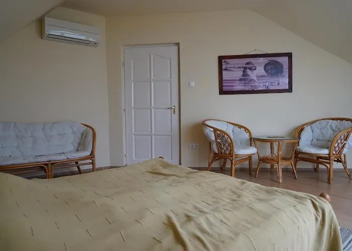 Balatonalmadi, Matyas Kiraly Nyaralo Balatonalmádi